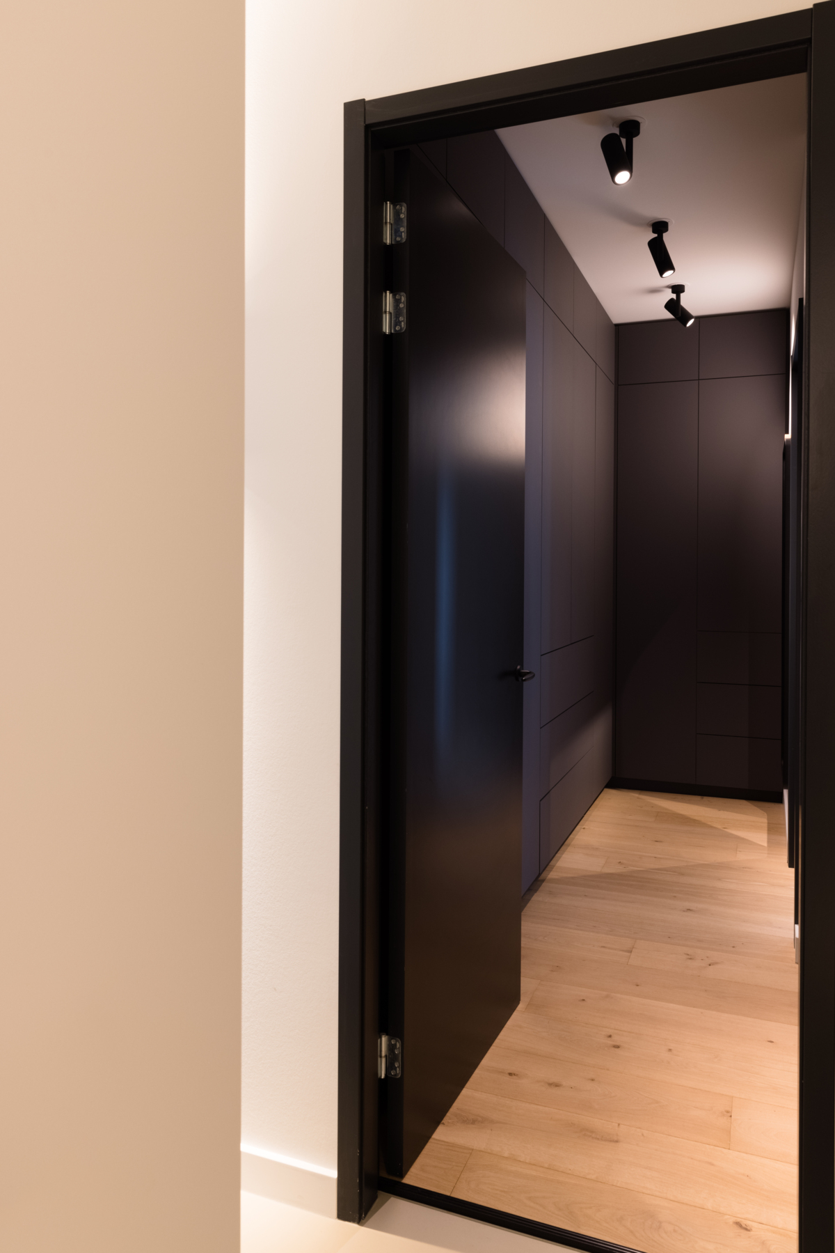 NL-ROTTERDAM_PRIVRES-LITTLE-C_MEDARD-SURF_01