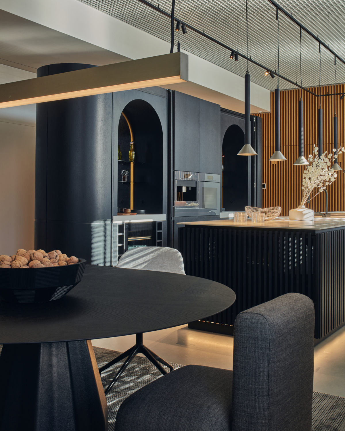 PL-WARSAW_YAK-LIVING-SPACE-EXPERIENCE_SLD50_EXTRUDED-TRACK-48V_MINUDE-TRACK-48V_06