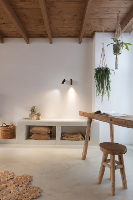 Minude Semi-Recessed